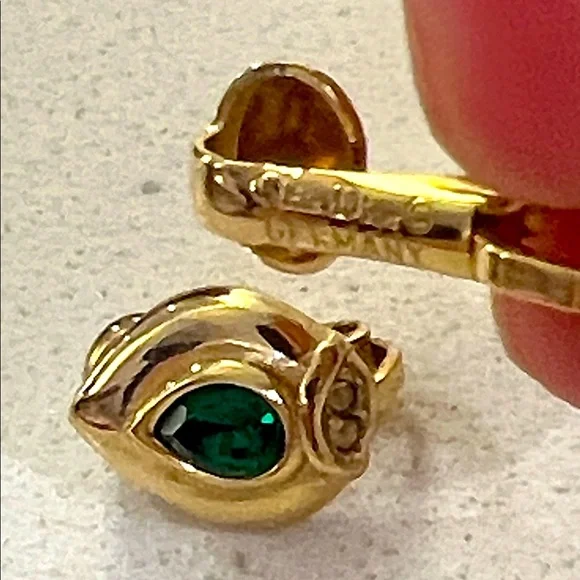 Christian Dior vintage Elegant Gold and Green clip on earrings. Made in Germany - Picture 1 of 16